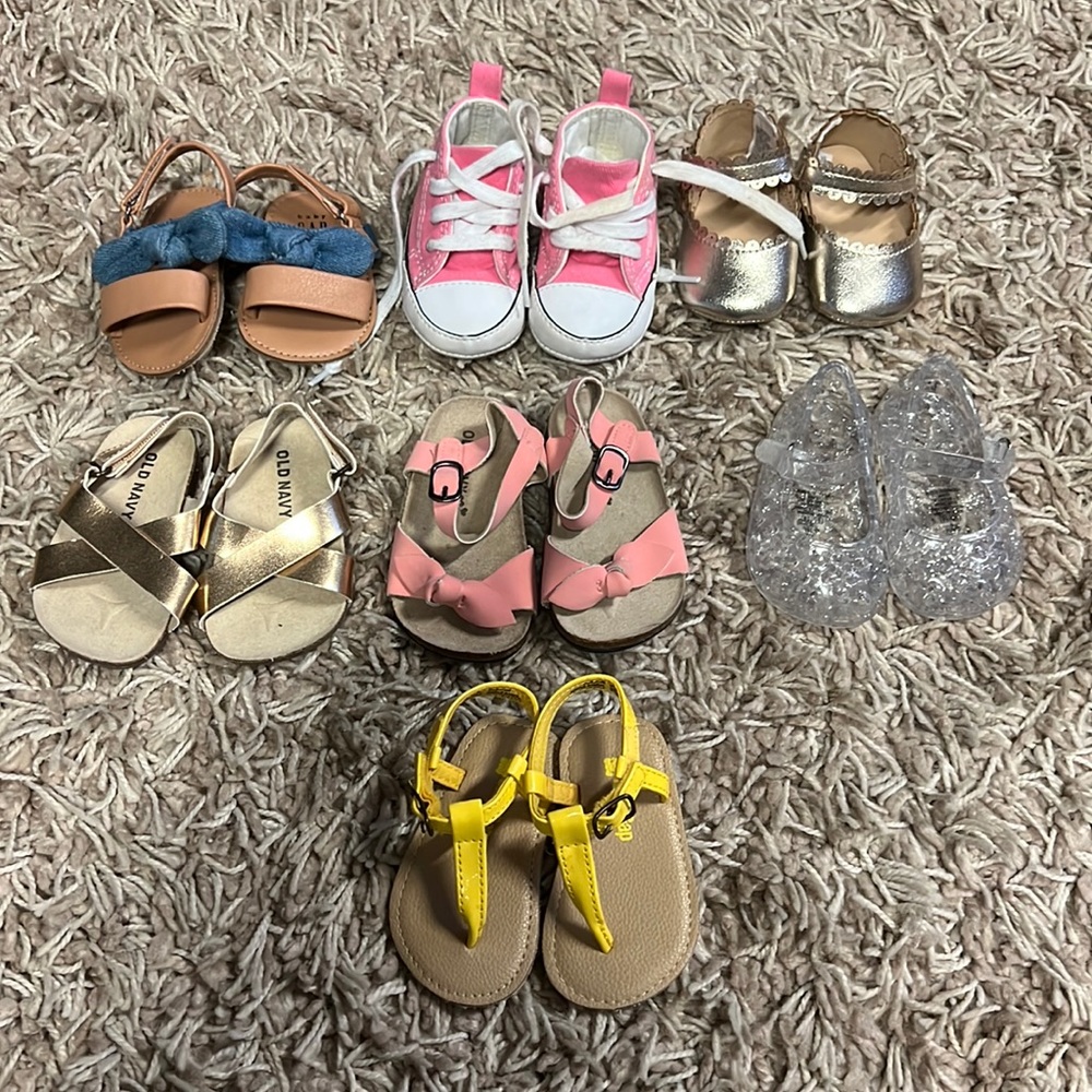 Bundle of Baby Girl Shoes! Sizes 0-1